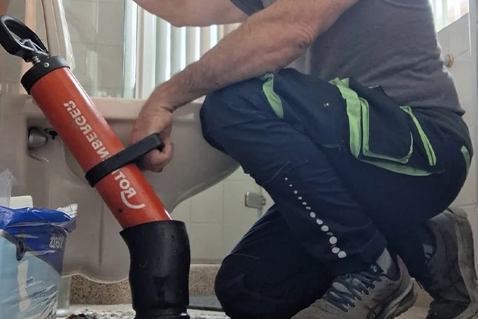 wc verstopt Geldrop